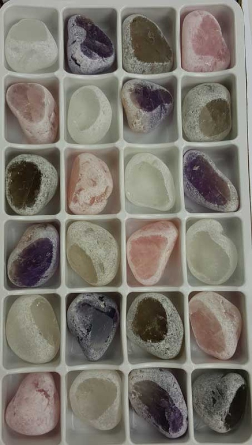 Flat of Mixed Windowed Quartz Crystals