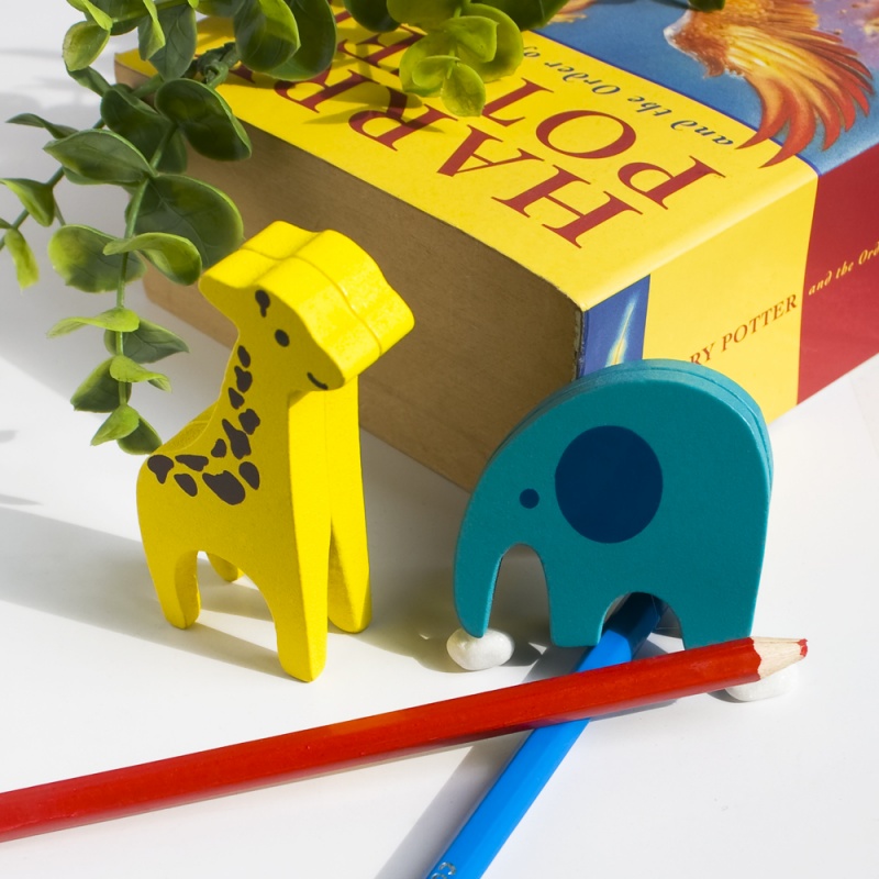 - Card Holder / Wooden Clips / Wooden Clamps - Giraffe & Elephant