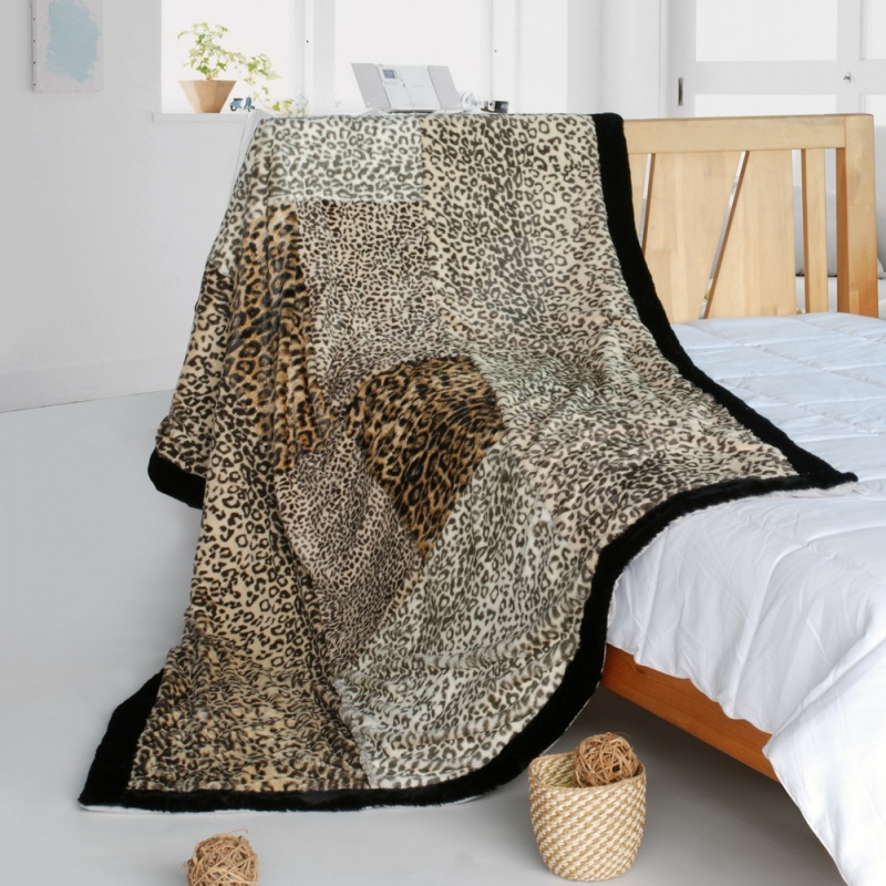 Animal Style Patchwork Throw Blanket - Magic Leopard