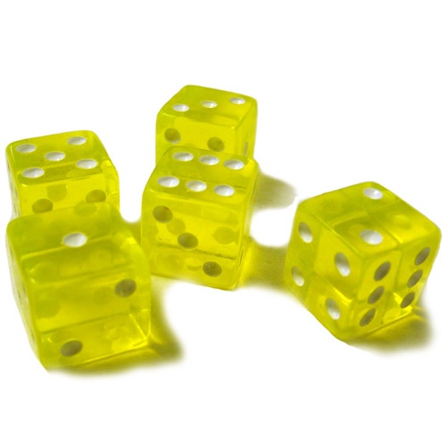 5 Yellow 16Mm Dice With Plastic Cup
