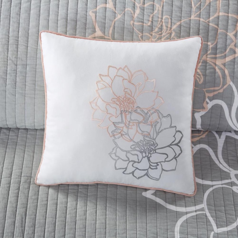 6 Piece Printed Cotton Quilt Set With Throw Pillows