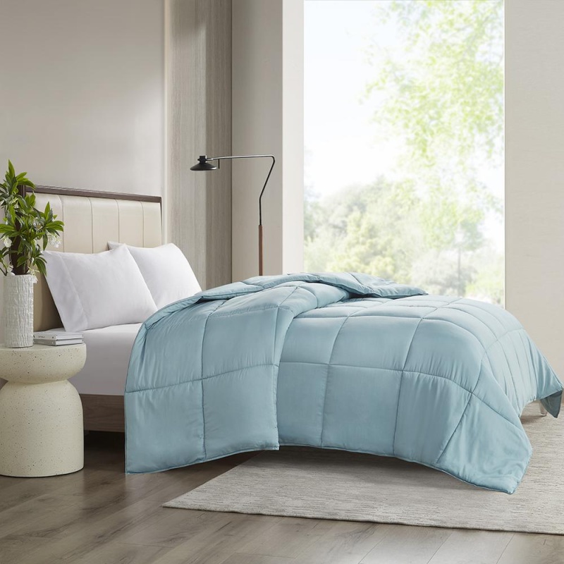 300 Thread Count Cotton Shell Luxury Down Alternative Comforter