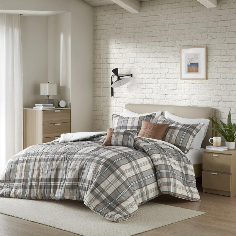 Intelligent Design Plaid Comforter Set