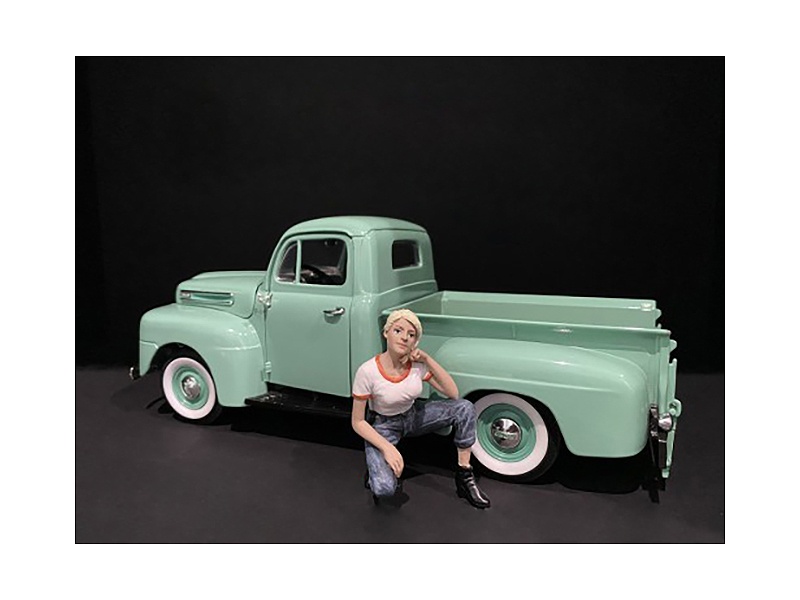Car Girl In Tee Michelle Figurine For 1/18 Scale Models By American Diorama