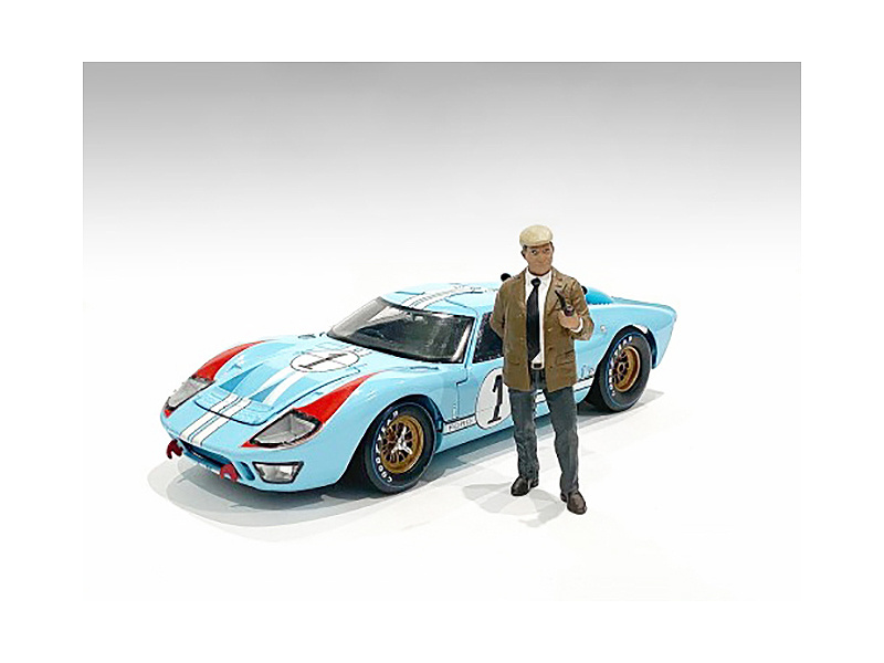 “Race Day 2” Figurine III for 1/24 Scale Models