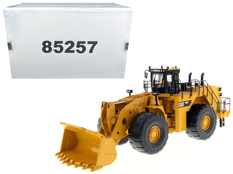 Cat Caterpillar 993K Wheel Loader With Operator "High Line Series" 1/50 Diecast Model By Diecast Masters