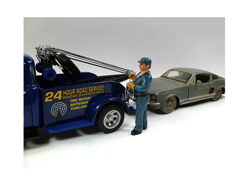 Tow Truck Driver/Operator Bill Figurine For 1/24 Scale Models By American Diorama
