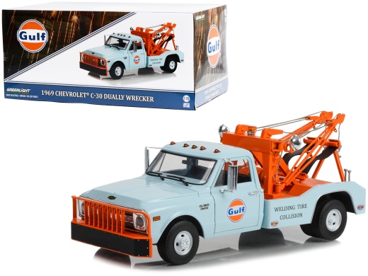 1969 Chevrolet C-30 Dually Wrecker Tow Truck Diecast Car Model