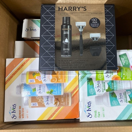 St Ives Fresh Face & Shower Me With Love Gift Sets + Harrys Shave Set Assorted Mix (24 Pcs Lot)