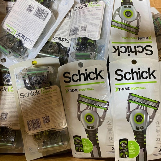 Schick Xtreme Pivot Ball 3 Disposable Razors (50 Pcs Lot)