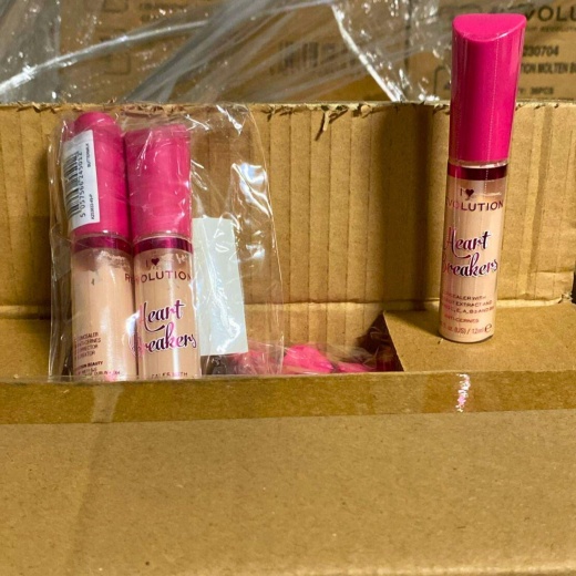 I Heart Revolution Heart Breakers Buttermilk Concealer With Coconut Extract & Vitamins C,E,A,B3 & B5 0.40Oz (30 Pcs Lot)