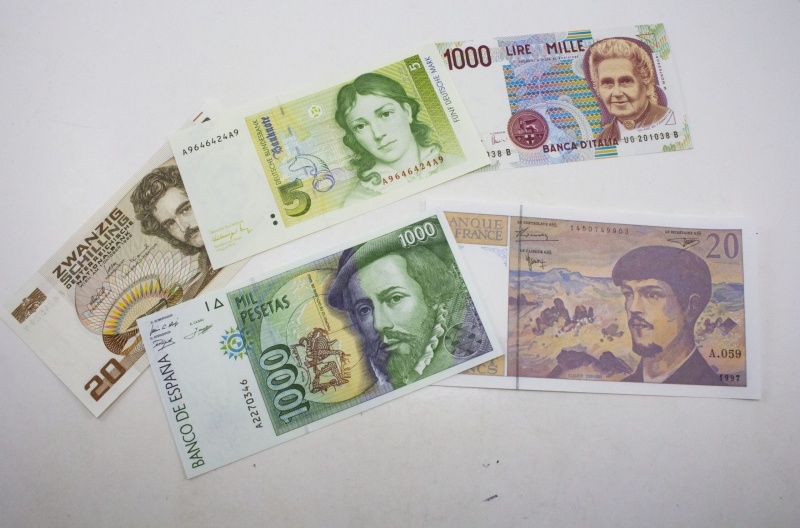 Europe: Five Pre-Euro Banknotes (Billfold)