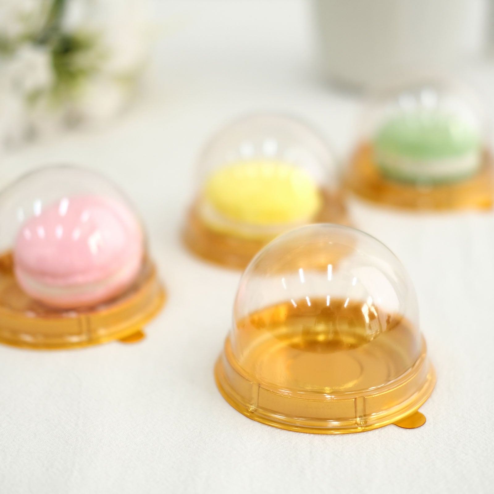 Mini Plastic Gold Crown Decoration Favor with Clear Dome Lids