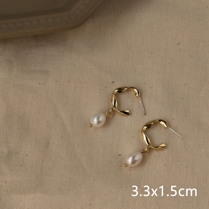 Eco-Friendly Stylish Elegant 14K Real Gold Plated Pearl & Copper C Shape Earrings For Women 3.3Cm X 1.5Cm, 1 Pair