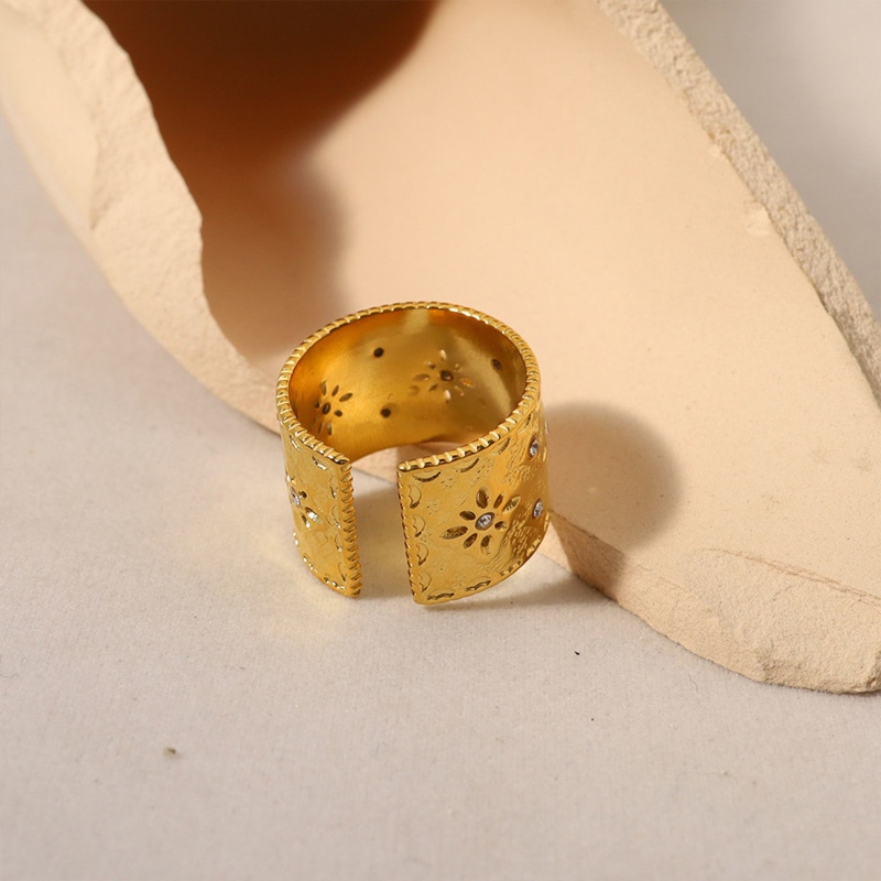 1 Piece Eco-Friendly Vacuum Plating Simple & Casual Style Of Royal Court Character 18K Real Gold Plated 304 Stainless Steel & Rhinestone Open Carved Pattern Rings Unisex Party 18Mm(Us Size 7.75)