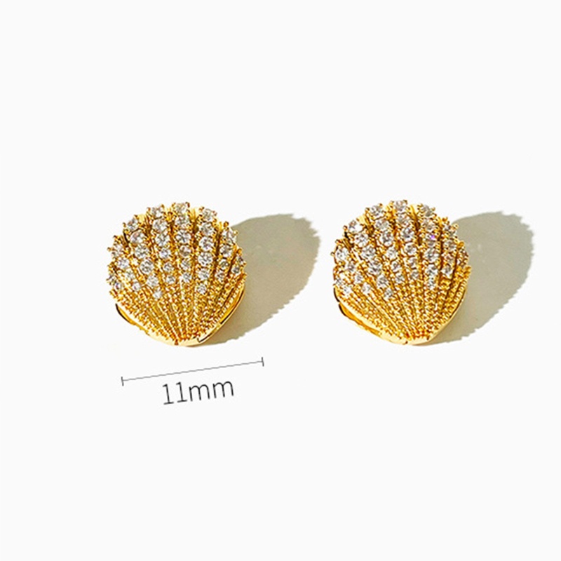 Hypoallergenic Sweet & Cute Stylish 14K Real Gold Plated Copper & Cubic Zirconia Scallop Micro Pave Earrings For Women Party 1.1Cm X 1.1Cm, 1 Pair