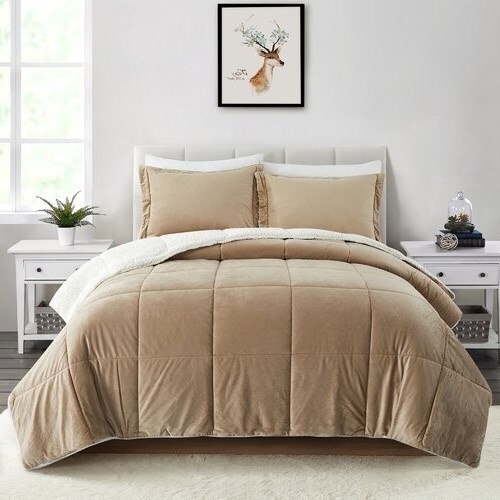 Queen Plush Microfiber Reversible Comforter Set In Gold