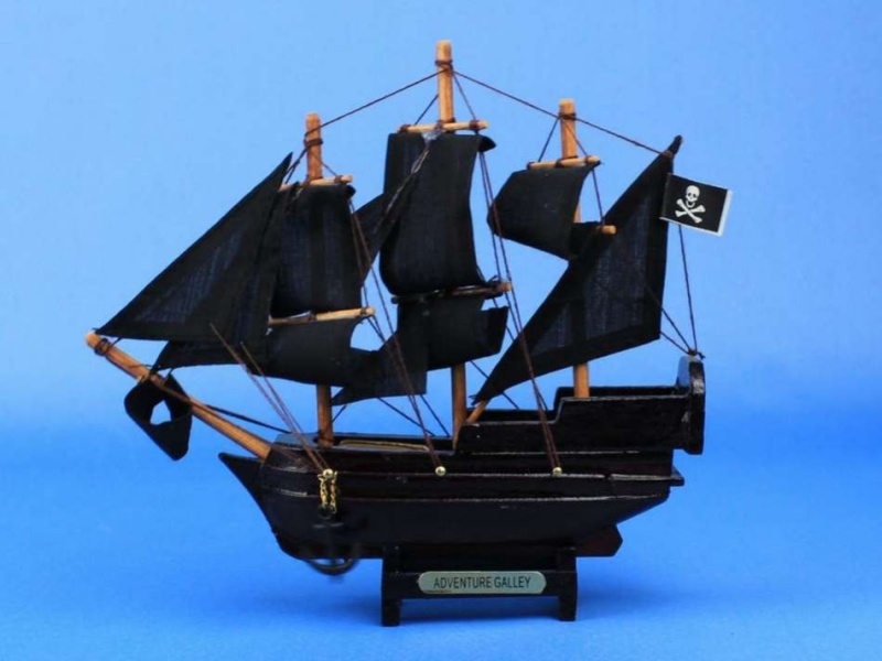 Wooden Captain Kidd's Galley Model Pirate Ship 7"