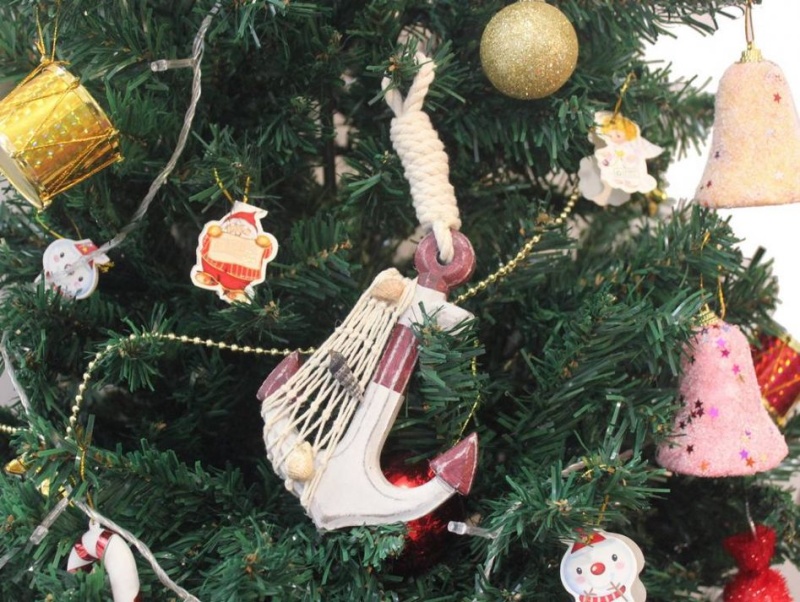 Wooden Rustic Decorative Red And White Anchor Christmas Tree Ornament