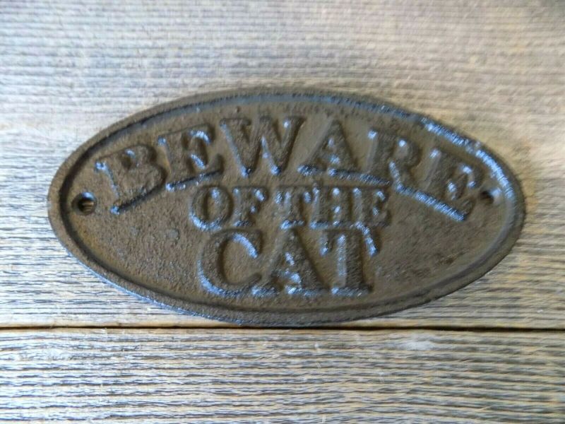 Cast Iron "Beware Of The Cat"