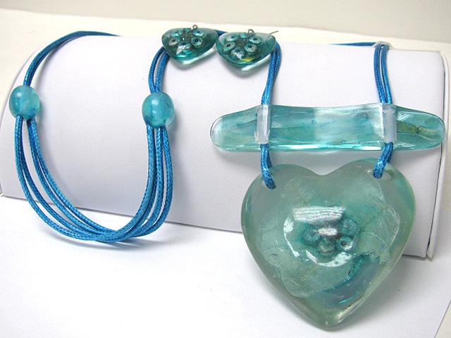 Flower Inside Resin Large Heart Pendant Necklace Earring Set