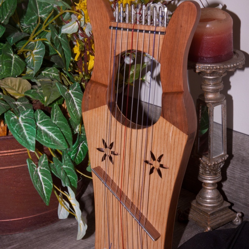 Mid-East Mini Kinnor Harp - Light - Walnut