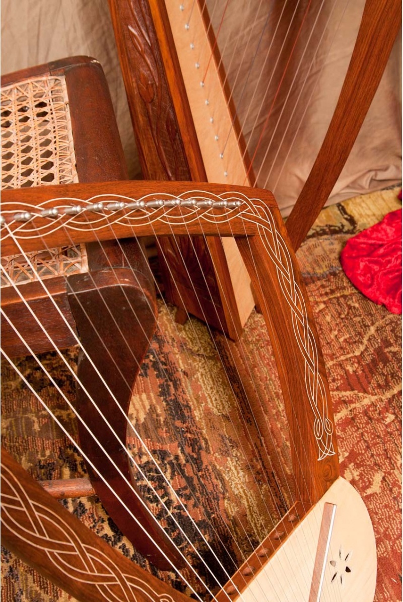 Mid-East Lyre Harp 16-String