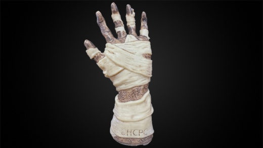 Hanson Chien Presents Mummy Hand By Hanson Chien & Bob Farmer