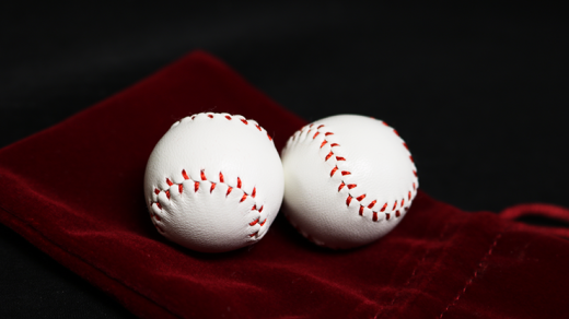 Strong Chop Cup Balls White Leather (Set Of 2) By Leo Smetsers - Trick