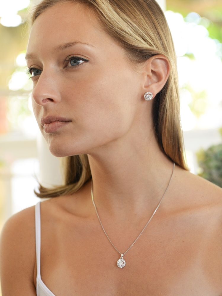 Gleaming Cubic Zirconia Round Shape Halo Necklace And Stud Earrings Set