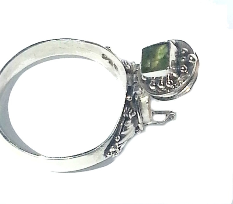 Sterling Silver Bali Emerald Cut Peridot Poison Ring