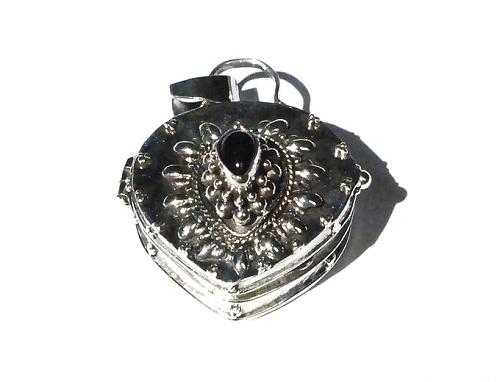 Sterling Silver Heart Shape Genuine Black Onyx Keepsake Prayer Box