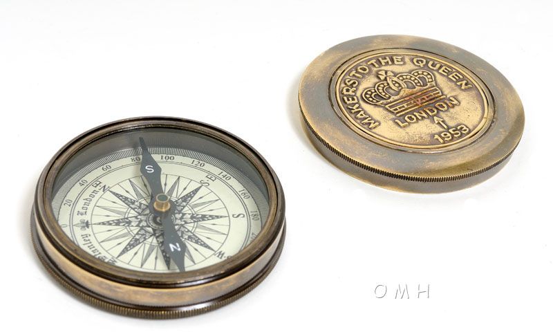 Makers To The Queen Compass W Leather Case