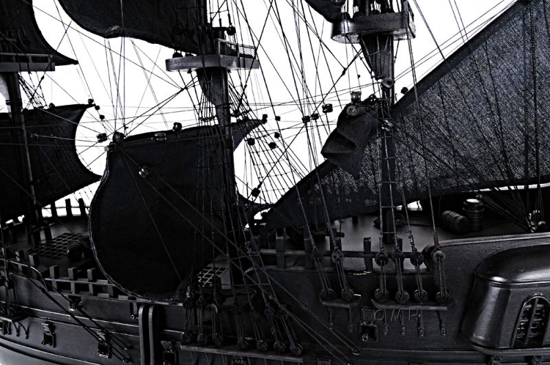 Black Pearl Pirate Ship Medium