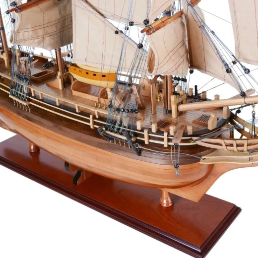 HMS Bounty New Tall Ship Model - A Historical Masterpiece