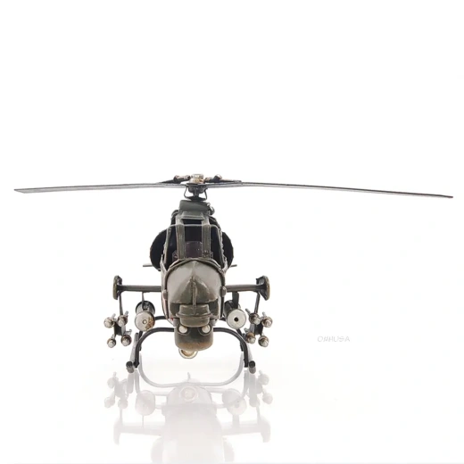 1960S U.S. Attack Helicopter 1:46 Scale Model