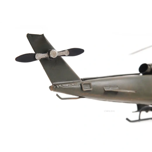 1960S U.S. Attack Helicopter 1:46 Scale Model