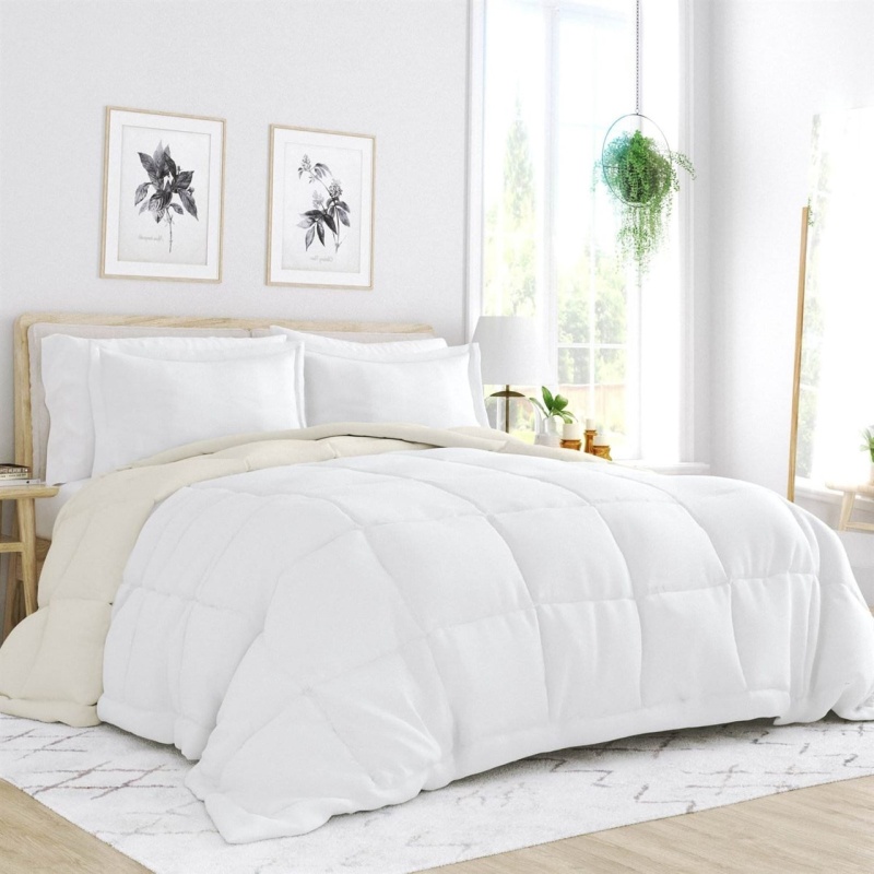 Full/Queen 3-Piece Reversible Microfiber Comforter Set in White and Cream