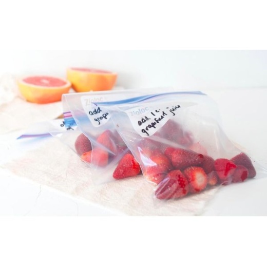 SC Johnson 696187 7 x 7.75 in. 1 qt. 2.7 ml Double Zipper Freezer Bags with Label Clear - 300 per Case