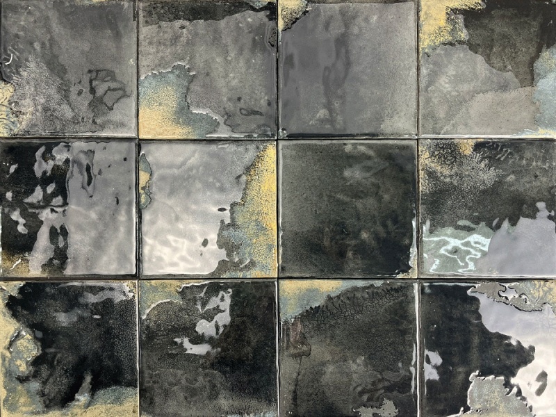 Dune Granadella Carbon Porcelain Tile - Glossy