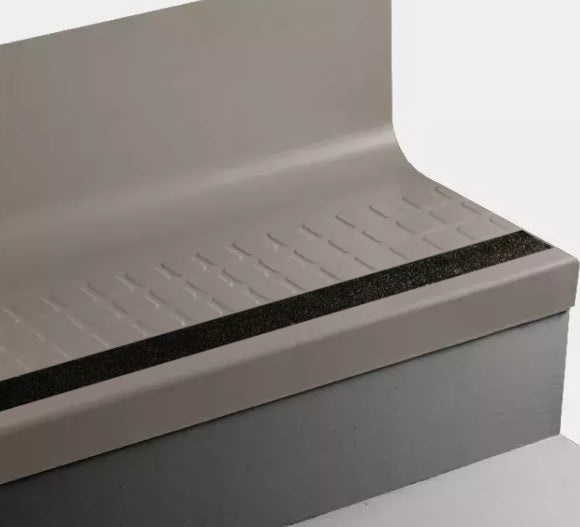 Johnsonite Wetlands Raised Square Rubber Stair Tread