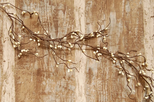 Ivory Wispy Pip Garland, 5' - Rustic Elegance for Your Home Decor