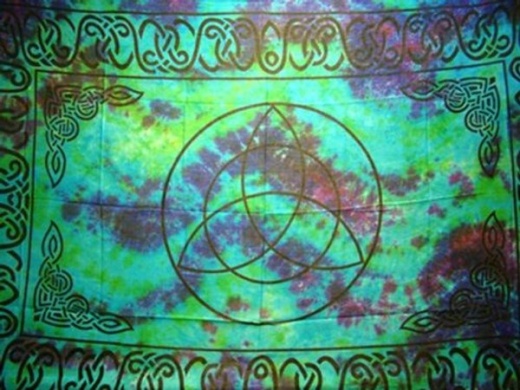 Triquetra Altar Cloth Tie Dye 42 X 72