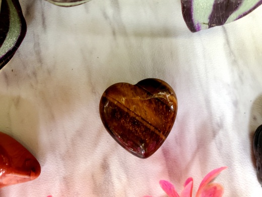 Tiger Eye Heart 25-30Mm Palm Stone - A Stone of Protection and Good Luck